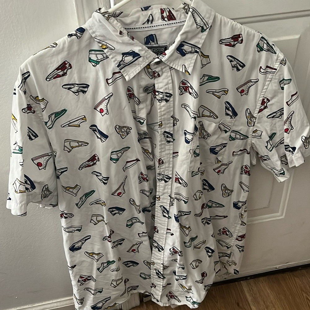 Men’s Xl White casual shirt with sneakers in excellent condition.